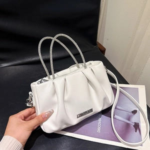 Borsa a mano bianca a pieghe con manici in strass scintillanti e tracolla regolabile