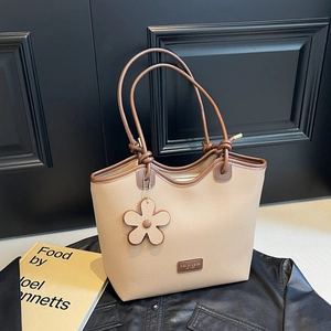 Women's Lychee Texture PU Leather Tote Bag With Flower Charm Large Capacity Casual Shoulder Crossbody Bag For Daily Commute