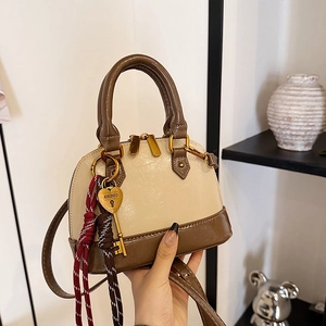 Retro PU Leather Shell Handbag For Women Fashion Crossbody Bag With Heart Pendant Gold Hardware Adjustable Shoulder Strap