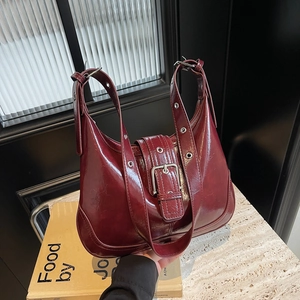 Vintage PU Leather Underarm Shoulder Bag For Women Large Capacity Shiny Metal Buckle Commuter Crossbody Bag Hobo Handbag