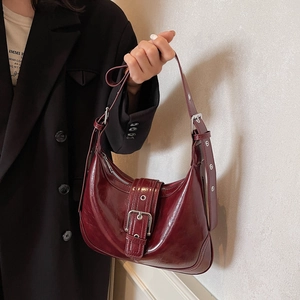 Retro burgundy leather shoulder bag for women with large capacity and silver metal buckle