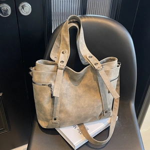 Sac Fourre-tout Vintage en Cuir PU pour Femmes Grande Capacité Sac à Main Bandoulière Avec Rivets Mode Tendance Rue Travail