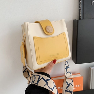 Sac Seau Tendance en Cuir PU pour Femme Avec Design Color Block et Bandoulière Large Forme Carrée Compacte Quotidien