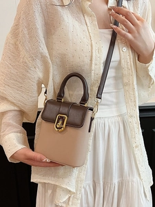 Petit sac à main rétro bicolore pour femme en cuir PU avec boucle métallique dorée