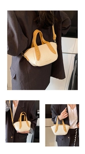 Détails du sac seau texturé crème avec poignées en cuir fauve et bandoulière réglable