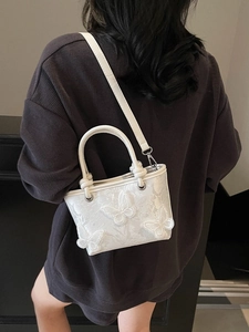 Petit sac seau blanc avec papillons en relief, poignée et bandoulière amovible
