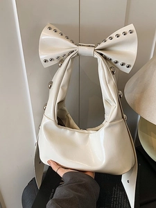 Sac sous le bras en cuir verni à nœud et rivets pour femmes Style de rue tendance Hobo brillant Sac à main bandoulière