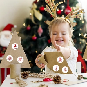500 autocollants de Noël ronds rouges et blancs avec motifs de renne et de flocon