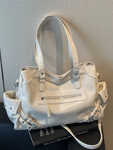 Large Capacity Rivet Motorcycle Tote Bag For Women PU Leather Vintage Urban Minimalist Shoulder Crossbody Handbag