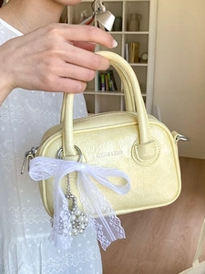 Damen Mini Bowler Bag Geknittertes PU Leder Umhängetasche Koreanischer Süßer Stil Mit Spitzen Schleife Künstliche Perlen Anhänger Für Alltag