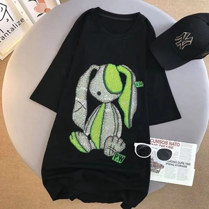 T-shirt premium en coton noir avec grand motif lapin en strass et design de style urbain