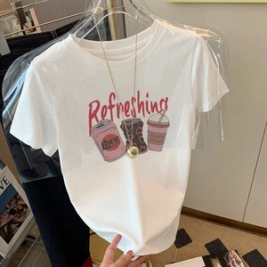 Weißes Baumwoll-T-Shirt mit Erfrischungs-Grafiken und schickem Rundhals für den Sommer