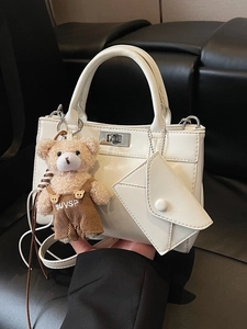 Fashion Women PU Leather Handbag With Bear Charm Mini Pouch Vintage Crossbody Shoulder Bag Small Square Bag For Daily Use