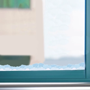 Vue détaillée du sticker de fenêtre décoratif en forme de nuage bleu et blanc en PVC