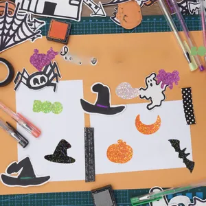 Adesivi olografici di Halloween con zucche e fantasmi su sfondo per fai-da-te arancio