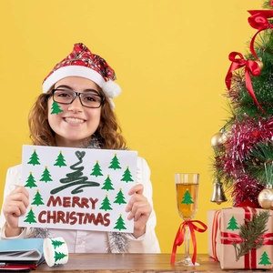 Pegatinas autoadhesivas de árbol de Navidad verde para decoración y sellado de regalos.