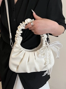 Sac nuage plissé blanc crème chic avec bandoulière perle et nœud pour femmes