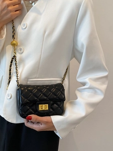 Elegante zwarte gewatteerde crossbodytas voor dames met gouden ketting en metalen bal
