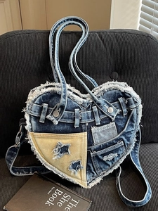 Retro herzförmige Denim-Handtasche mit Distressed-Patchwork und Sternmuster-Details
