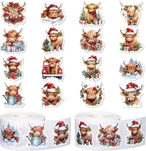 Macro-detail van Kerst Highland Cow stickerrol met 16 feestelijke aquarel-ontwerpen