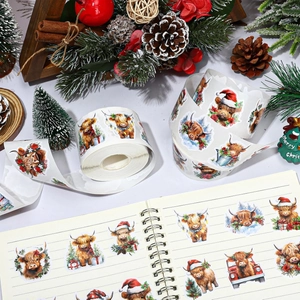 Rol met 500 kerststickers met Schotse hooglander voor cadeaus en decoraties