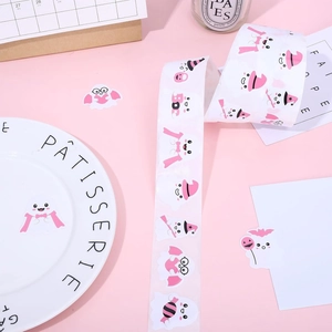 Rouleau de 500 autocollants laser Halloween avec fantômes roses et texte Boo