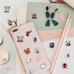 Roll of 2000 cartoon animal stickers for decorating phones and stationery journals