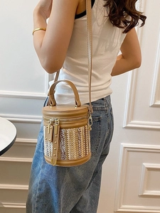 Sac seau tissé arc-en-ciel tendance avec garniture en cuir kaki et bandoulière