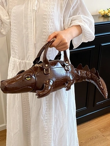 Borsa a mano 3D a forma di coccodrillo in pelle goffrata marrone scuro con due manici