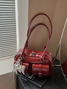 Women Croc Pattern PU Leather Shoulder Bag Vintage Glossy Underarm Bag Star Heart Pendant Double Zipper Boston Bag Daily