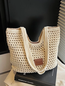 Sac fourre-tout au crochet beige avec bords ondulés et grande capacité pour les vacances