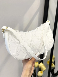 Sac sous le Bras en Denim Patchwork pour Femme à Losanges Bord Effiloché Sac à Épaule Mode Été Navette Petit Sac à Main