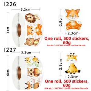 Détail de 500 autocollants d'animaux par rouleau avec motifs lion et renard aquarelle