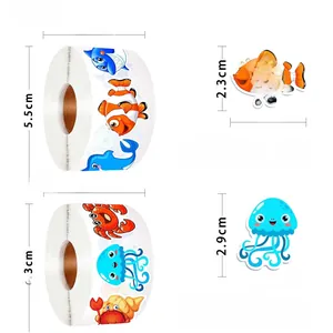 Détail du rouleau de 500 autocollants animaux marins avec dimensions et quantité