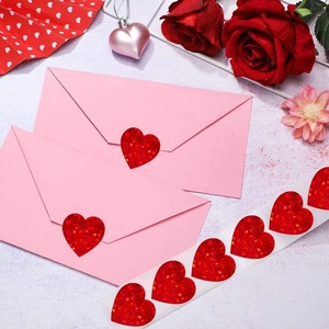Adesivi a cuore rosso glitterato per chiudere buste e decorare pacchetti regalo romantici