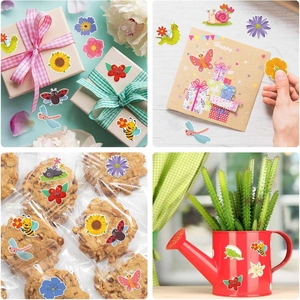 Rouleau de 500 autocollants papillon et fleurs pour boîtes cadeaux et loisirs créatifs