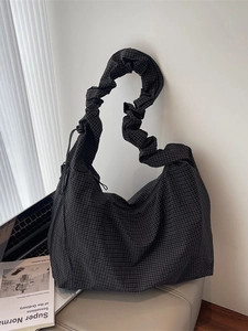 Sac fourre-tout à carreaux gris foncé avec bandoulière à volants élégante et chic
