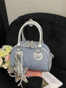 Sac Boston en Denim Patchwork Tendance pour Femmes Y2K Couleur Contrastée Sac à Épaule Avec Charme d'Étoile Sac à Main Bowling