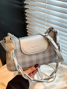 Petit sac à bandoulière carré argenté à carreaux avec sangle tressée élégante