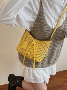 Sac bandoulière seau tissé jaune vif tendance avec détails de franges pour femmes