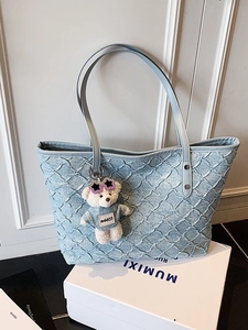 Women Large Capacity Pleated Woven Tote Bag Urban Casual PU Leather Shoulder Bag With Teddy Bear Pendant Shopper Handbag
