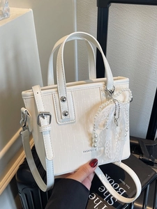 Sac Seau Femme Simili Cuir Texture Verticale Sac À Main Bandoulière Avec Pendentif Nœud En Künstliche Perles Et Dentelle Élégant Mode