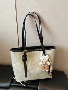 Vintage Embossed Tote Bag For Women Large Capacity Bear Pattern PU Leather Handbag With Plush Teddy Pendant Shoulder Bag