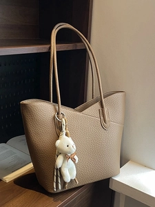 Large Capacity Women PU Leather Bucket Bag Vintage Litchi Texture Tote Bag With Plush Bear Pendant For Daily Commute