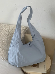 Women's Large Capacity Tote Bag Lightweight Wrinkled Nylon Shoulder Bag Minimalist Casual Hobo Bag For Commuting Travel