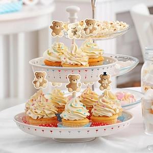 Détail de décorations de gâteau ours en peluche sur cupcakes pour fête d'anniversaire