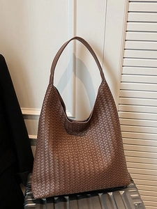 Retro dark brown woven leather tote bag with Intrecciato pattern and large capacity