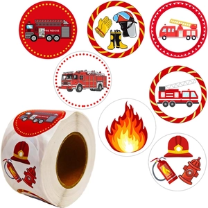 Rouleau d'Autocollants de Récompense Thème Pompier pour Enfants Motifs d'Équipement de Secours de Camion Étiquettes