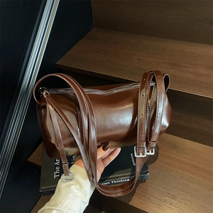 Damen Retro PU Leder Zylinder Beuteltasche Glänzendes Lackfinish Einzelner Riemen Unterarmtasche Minimalistische Umhängetasche