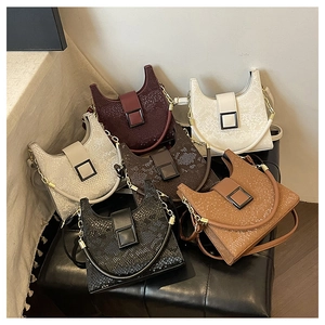 Détails de six sacs à main élégants avec texture animale en plusieurs couleurs